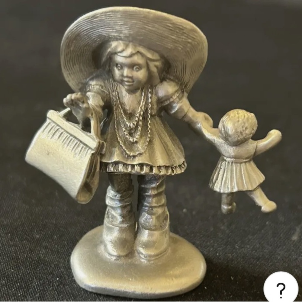 🆕Vintage 1981 Hudson Fine Pewter Figurine #2336 Girl Dressed in Mommy's Clothes